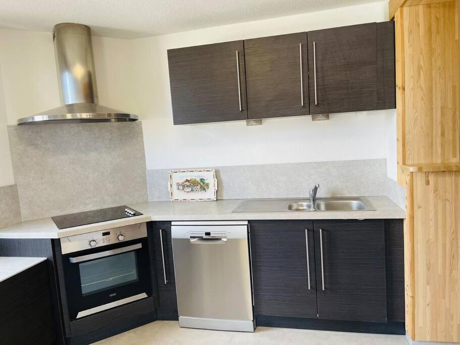 Appartement Du Charme - Atypique Et Chaleureux *